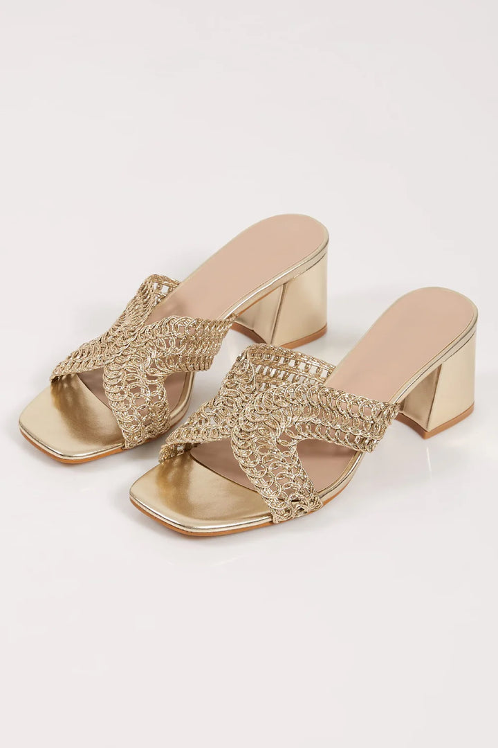 KNITTED BLOCK HEEL MULES IN GOLD